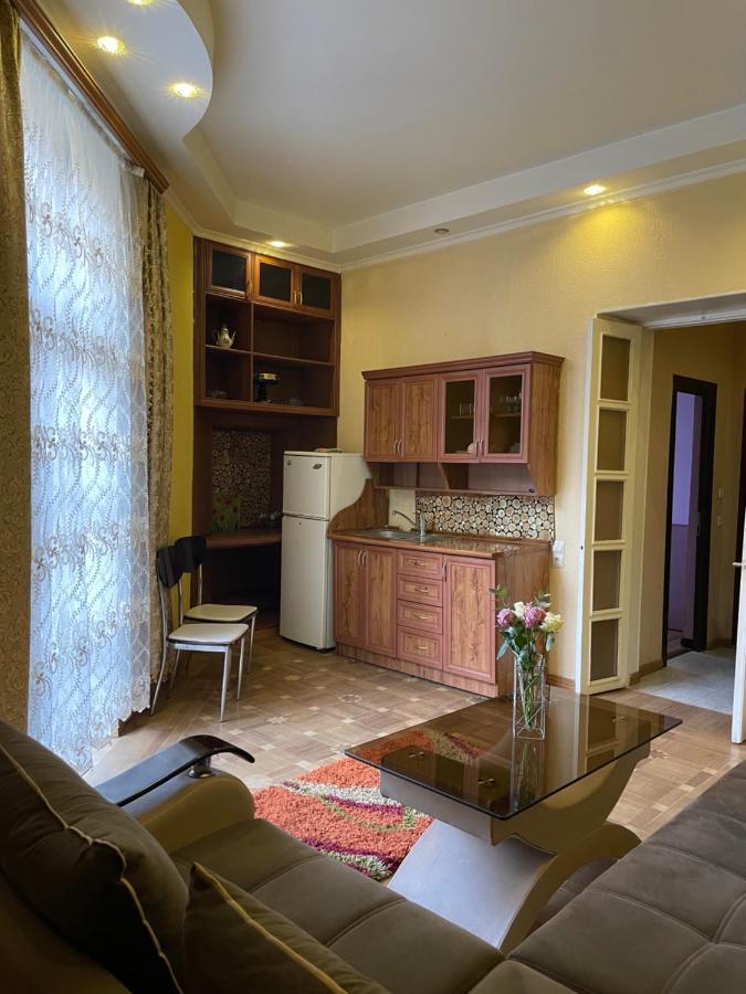 Cozy Apartment On Republic Square Yerevan Exterior foto