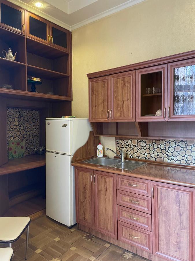 Cozy Apartment On Republic Square Yerevan Exterior foto
